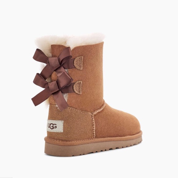 UGG Other - UGG 🍿CHESTNUT BAILEY BOW II BOOT